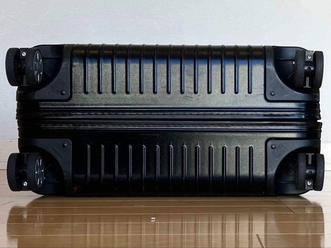 RIMOWA リモワ　サルサ　4輪　マットブラック　86リットル　人気の黒