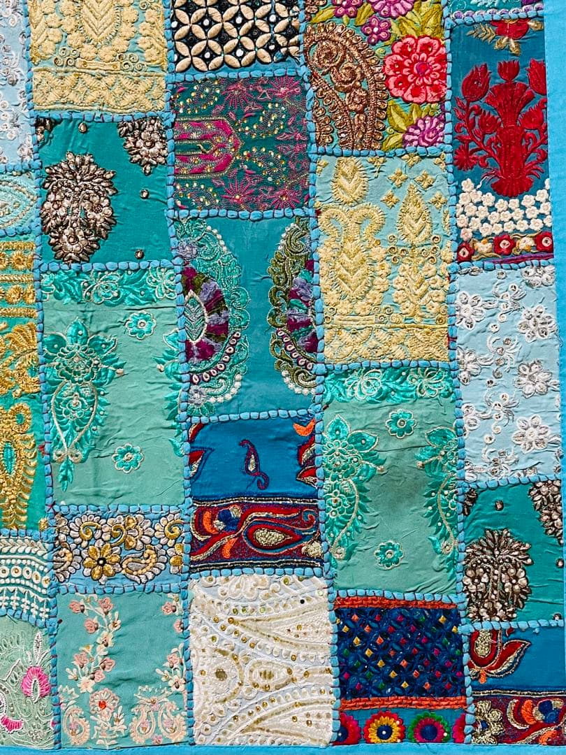 インド ビンテージ サリー パッチワーク タペストリー 刺繍 壁掛け 古布