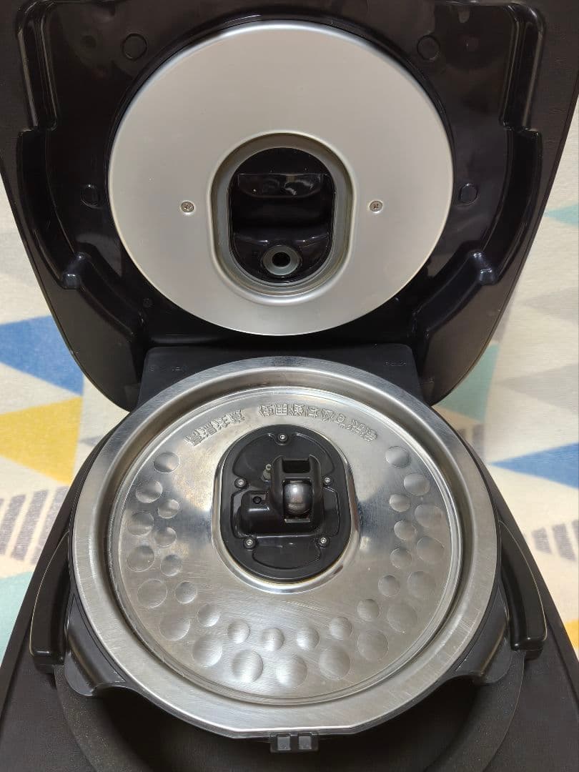 TIGER 圧力IH炊飯器 JPV-B100アッシュブラック5.5合2022年製