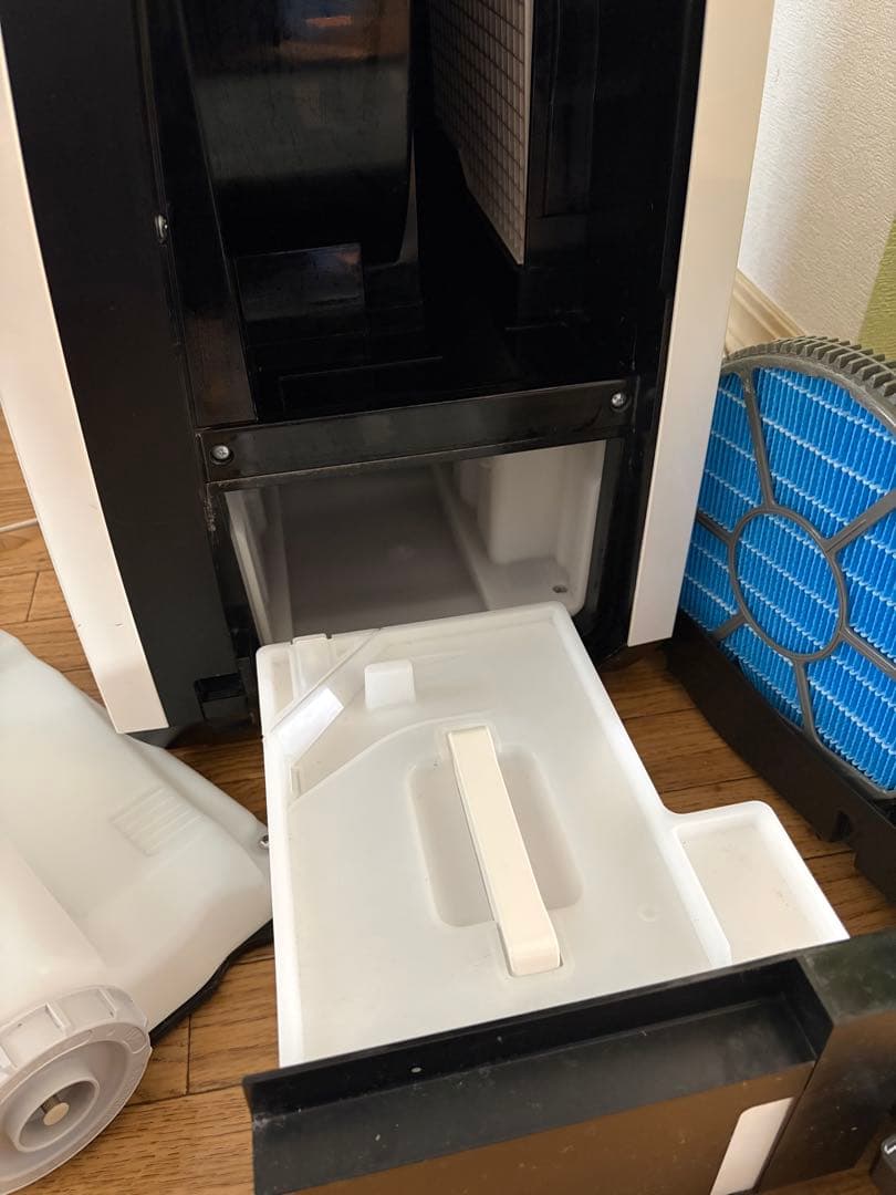 SHARP 除湿空気清浄機 KC-HD70-W