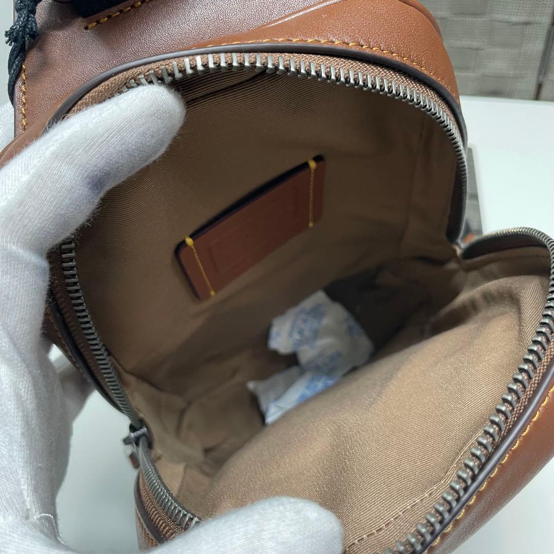 M*)様 新品　COACH スヌーピー ボディバッグ