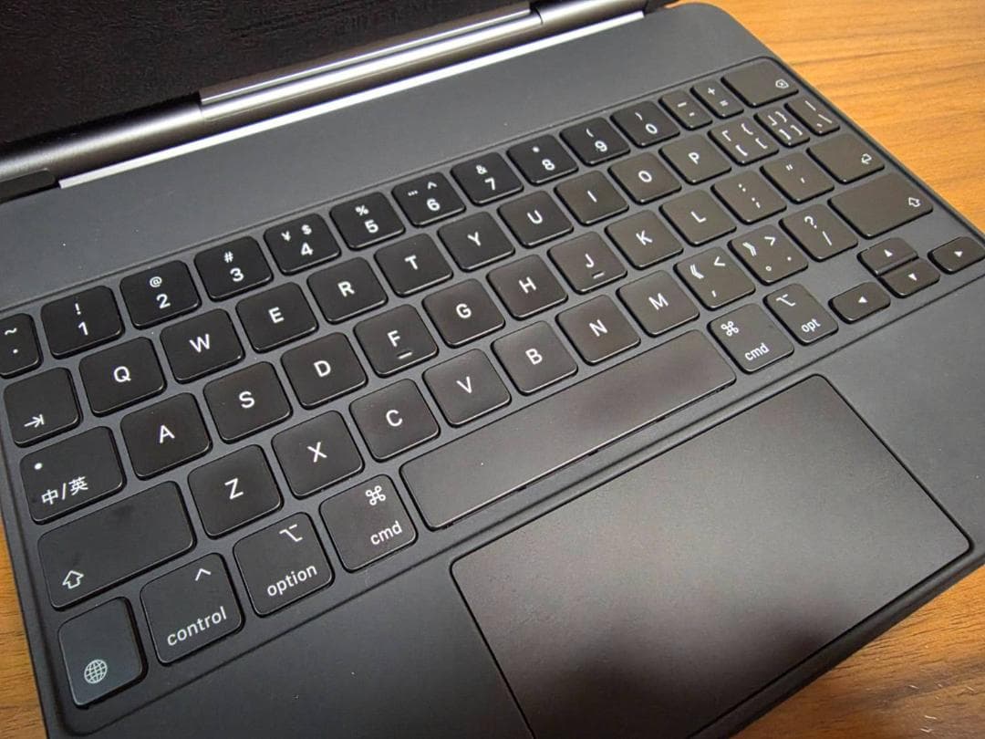 格安！Ipad Magic Keyboard　MXQT2J/A A2261