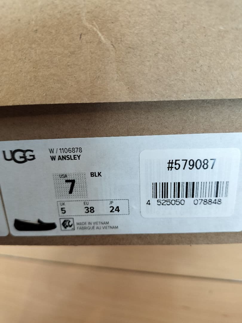 UGG Ansley ブラック モカシン スリッポン