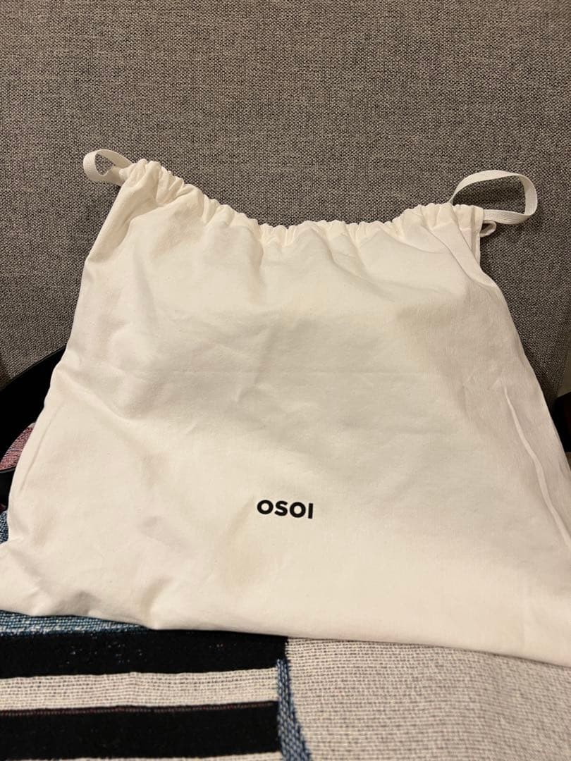 OSOI ブラック ショルダーバッグ クッションデザイン