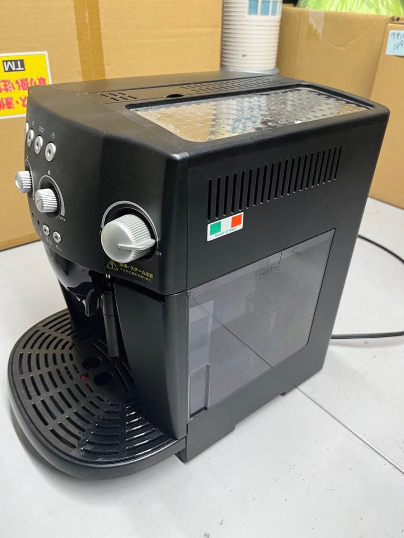 デロンギ　マグニフィカ　全自動コーヒーマシン　ESAM1000SJ