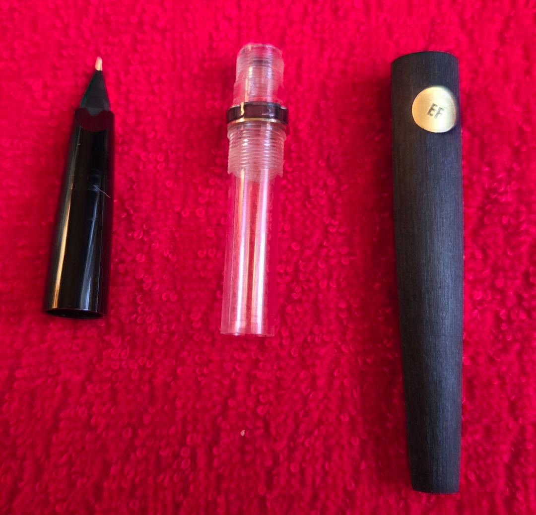 画像に写っているのは、モンブラン 220という万年筆です。1970年代に製造