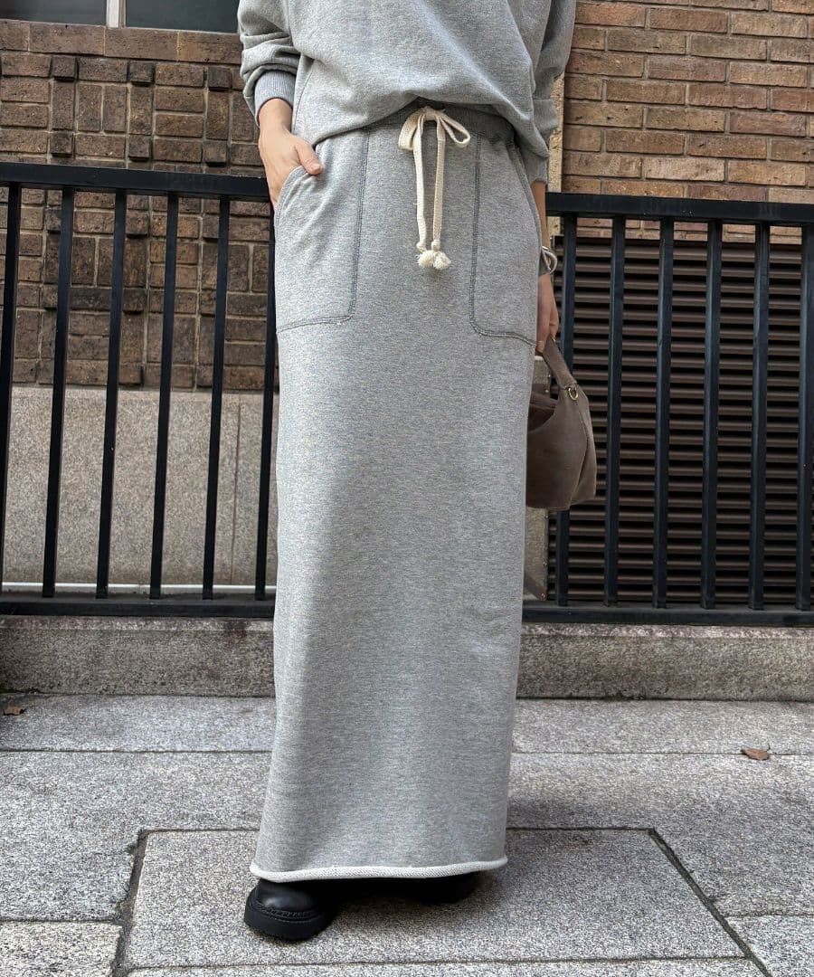 doudouナンバーリング裏起毛プルオーバー　スカート　セットアップ