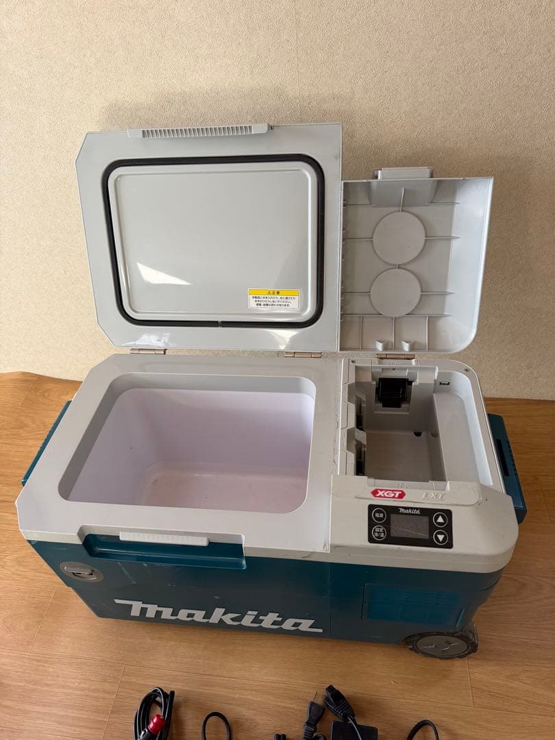 マキタ 充電式保冷温庫 CW001G