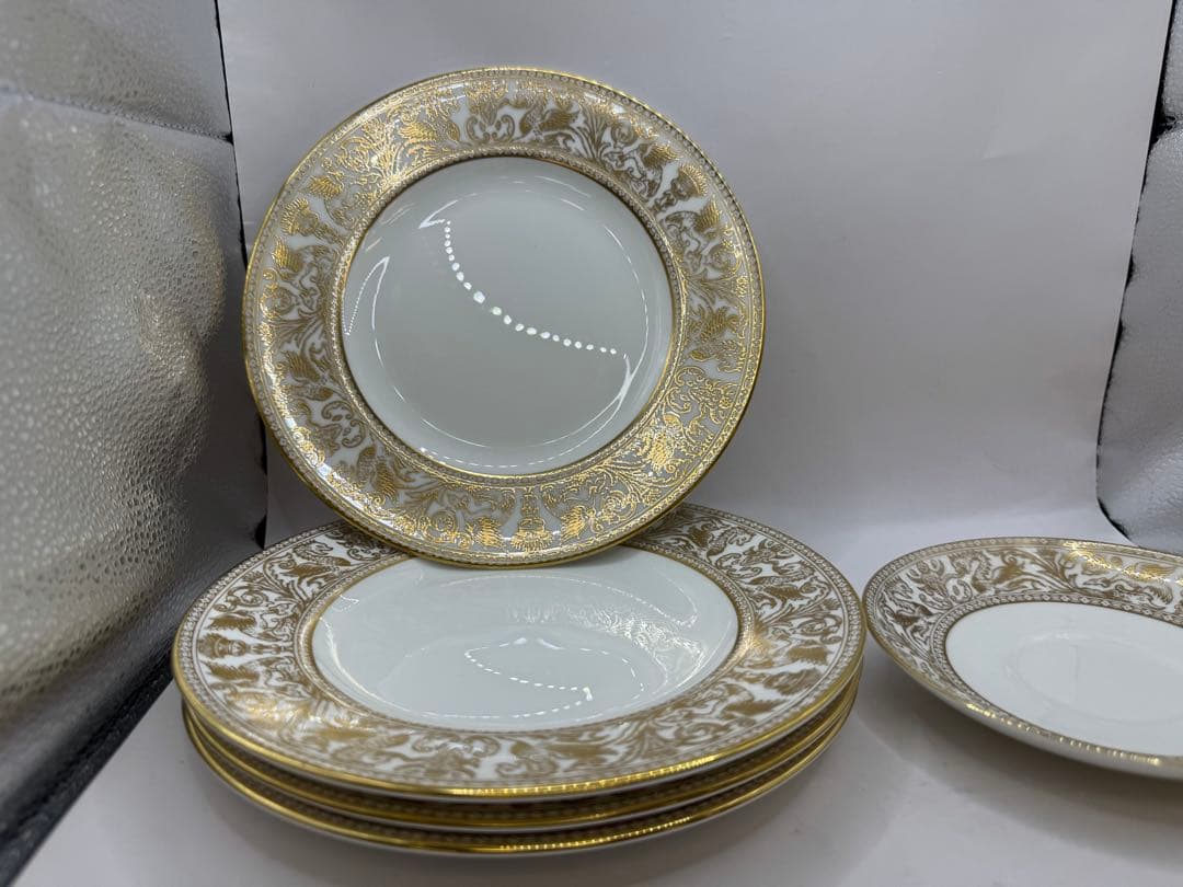 ウェッジウッド フロレンティーン　ゴールド　プレート　ソーサー　皿　5枚　黒壺