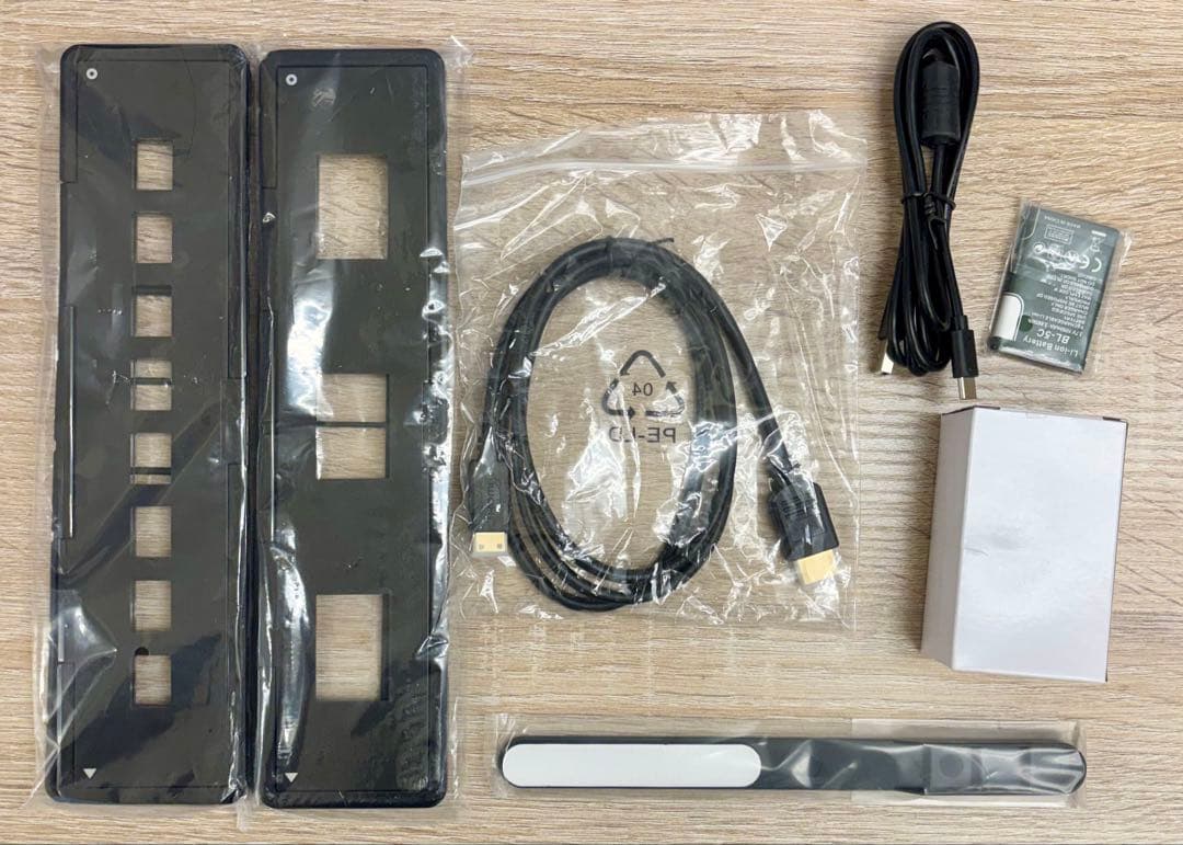 新品、未開封！　サンワサプライ 400-SCN064 フィルム　写真スキャナ