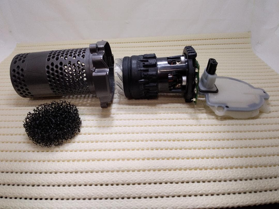 ＠takeさん専用ダイソン　掃除機　SV12　消耗部品交換、分解清掃済　⑪