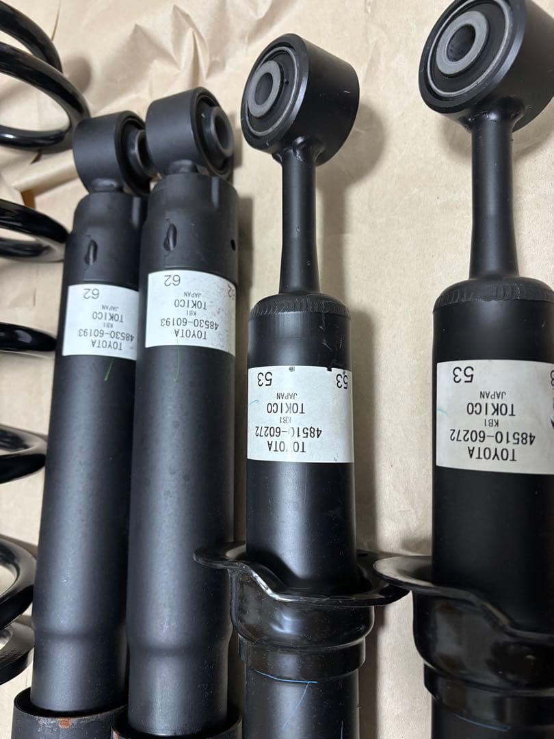 さだトヨタ ランクル150プラド ディーゼル用 純正ダンパー コイル サス