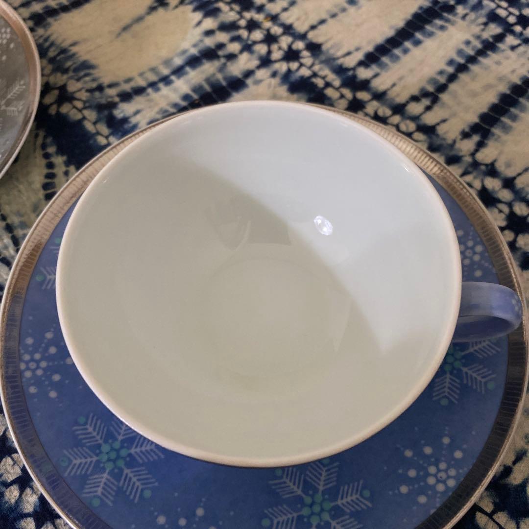 セール人間国宝 十四代 今泉今右衛門 本人作 色絵薄墨吹墨墨はじき雪文紅茶碗