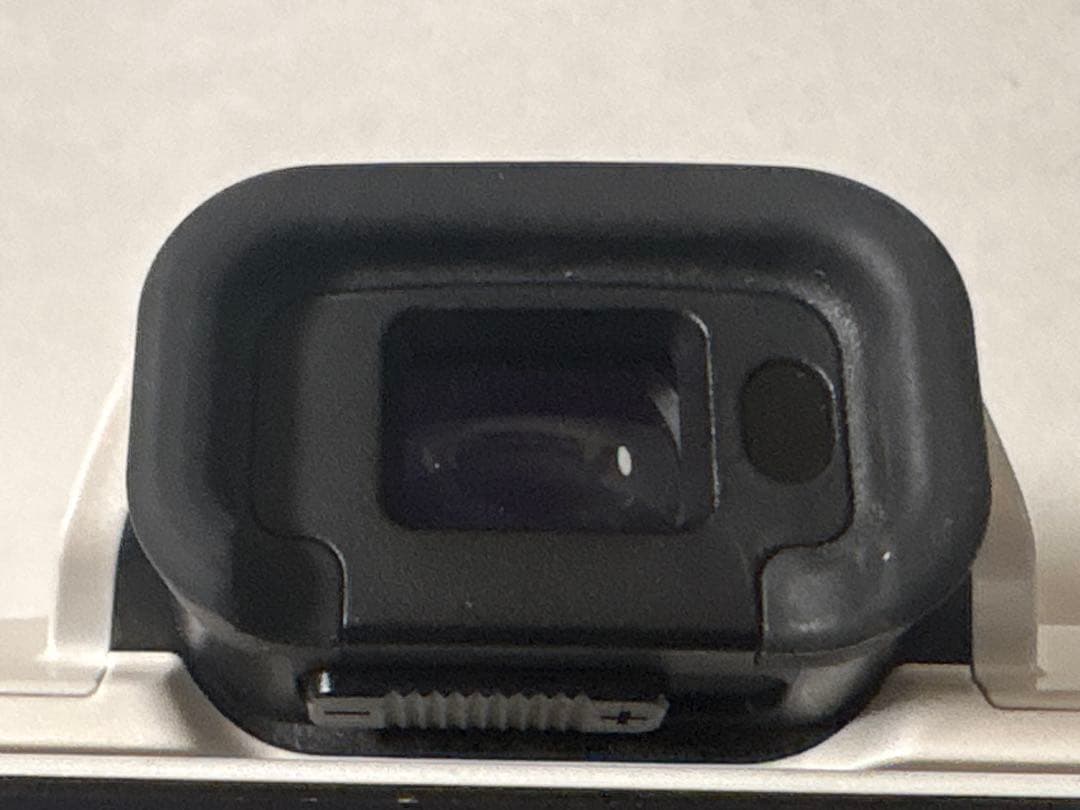 M*i様 【極美品】Canon EOS Kiss M ダブルズームキット ホワイ