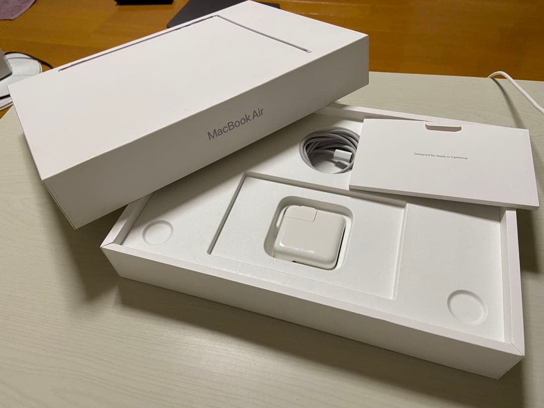 【極美品】充放電3回Apple MacBookAir M2 8GB 256GB