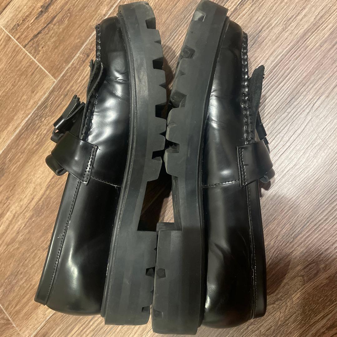 専用ARTESANOS タッセル付きローファー ブラック