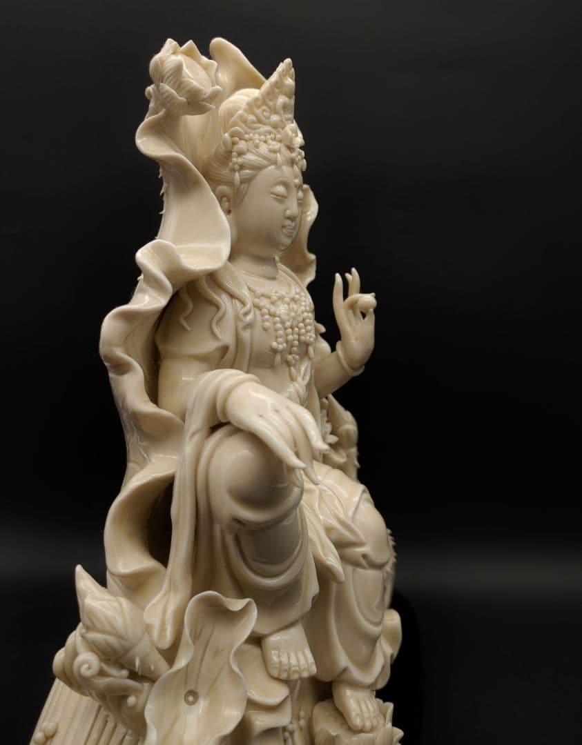 白磁觀音像 何朝宗 置物