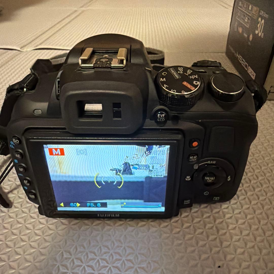 FUJIFILM　FinePix HS20EXR 富士フィルム デジタルカメラ