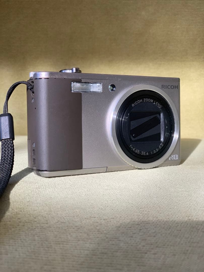 RICOH R8 デジタルカメラ（動作確認済み）