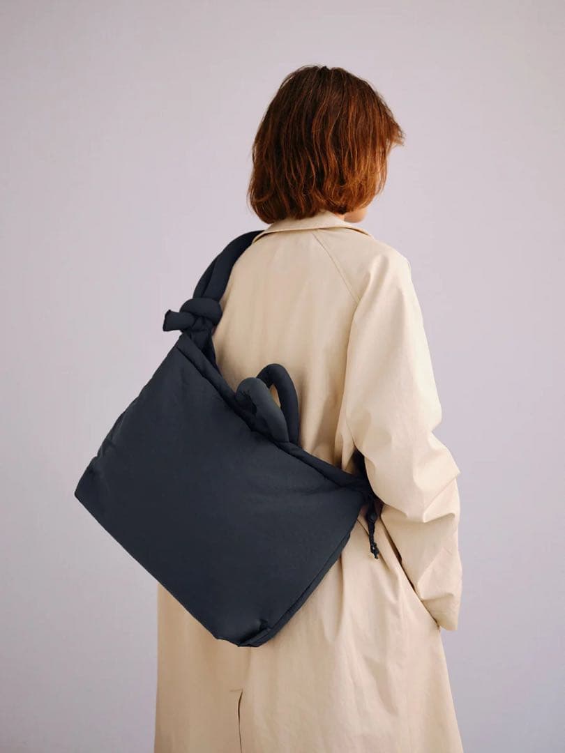 【美品】タグあり　OLEND ona soft bag パフィショルダーバッグ