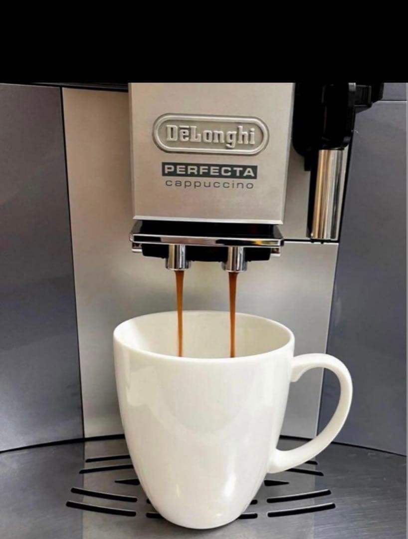美品 デロンギ全自動エクスプレッソマシン　ESAM5500MH厨房機器 業務用。