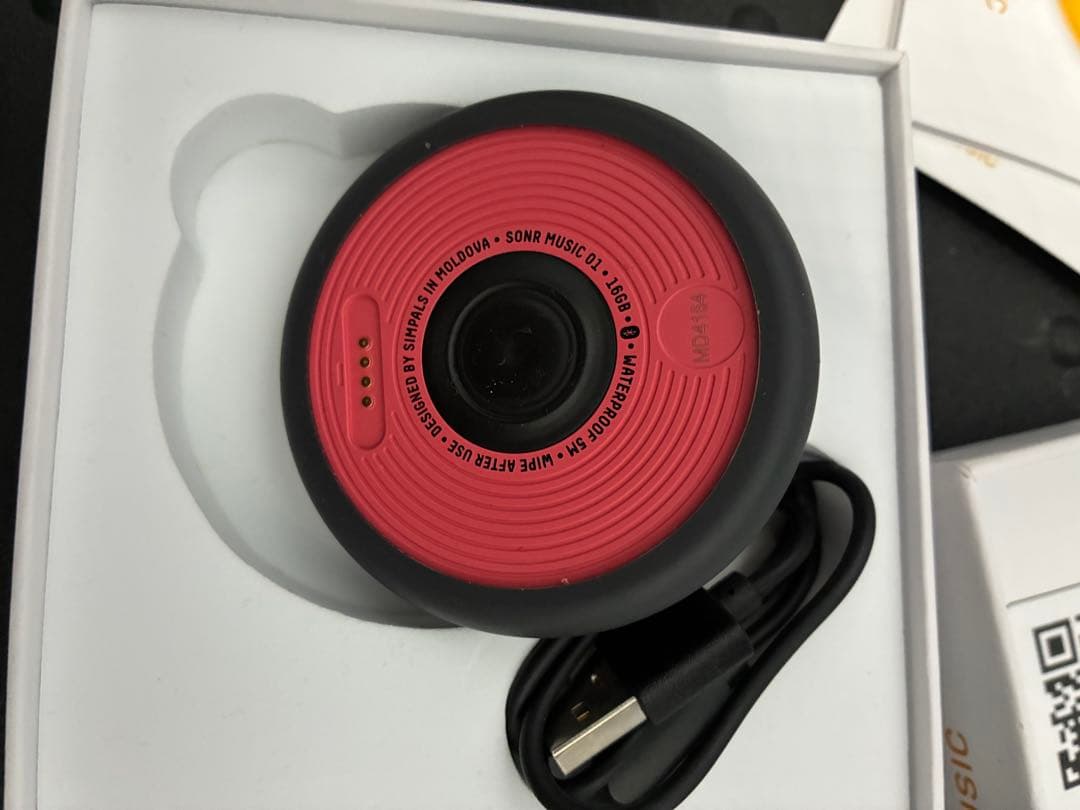 SONR MUSIC USBケーブル付き　水泳用骨伝導スピーカー　新品