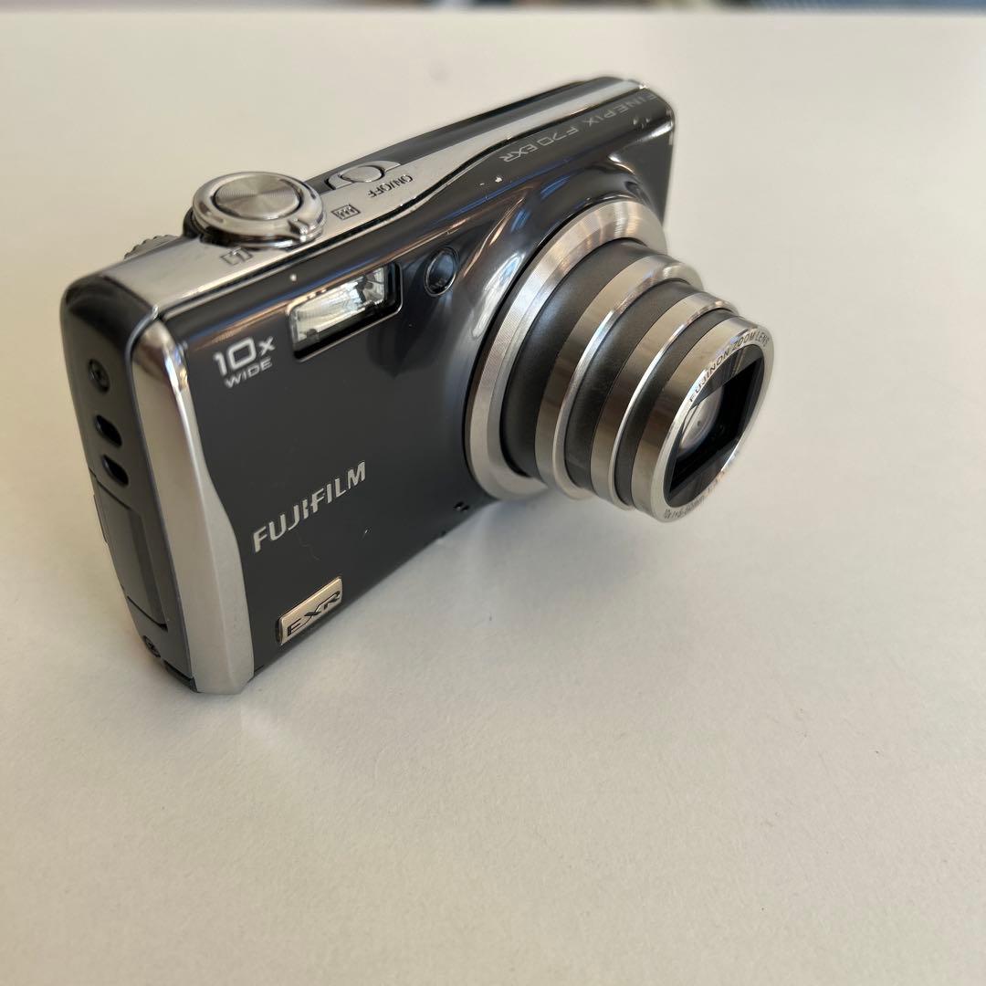 富士フィルム　FINEPIX F70EXR