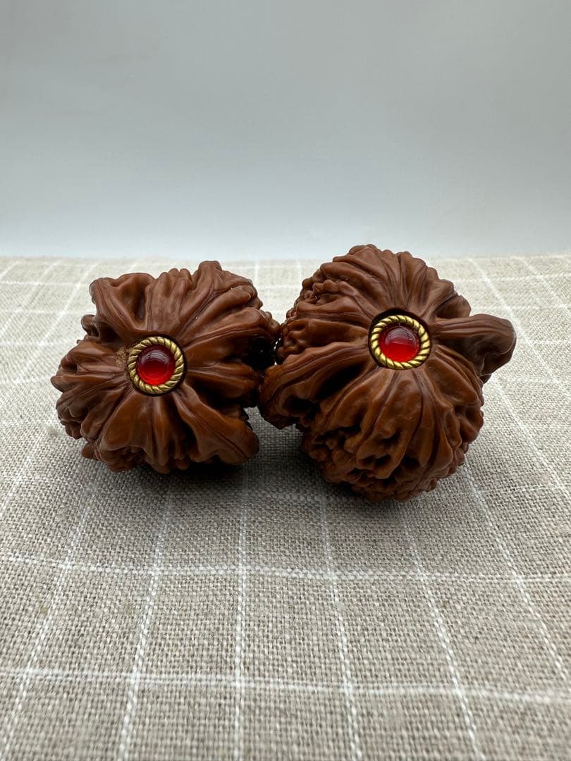 ☆天然☆ 伝統的な文玩核桃（ぶんがんくるみ）の逸品、官帽型の手球ペア 38mm