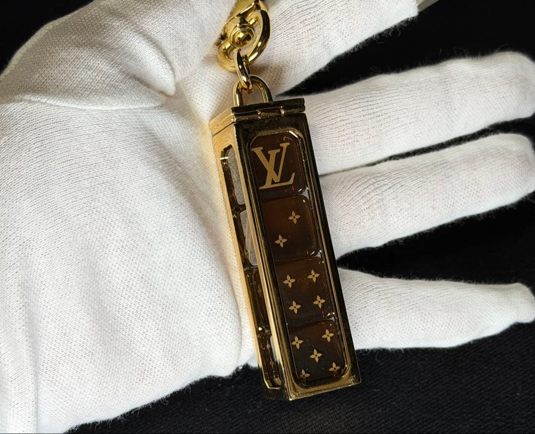 Louis Vuitton ✗ SUPREME コラボ ダイス キーホルダー