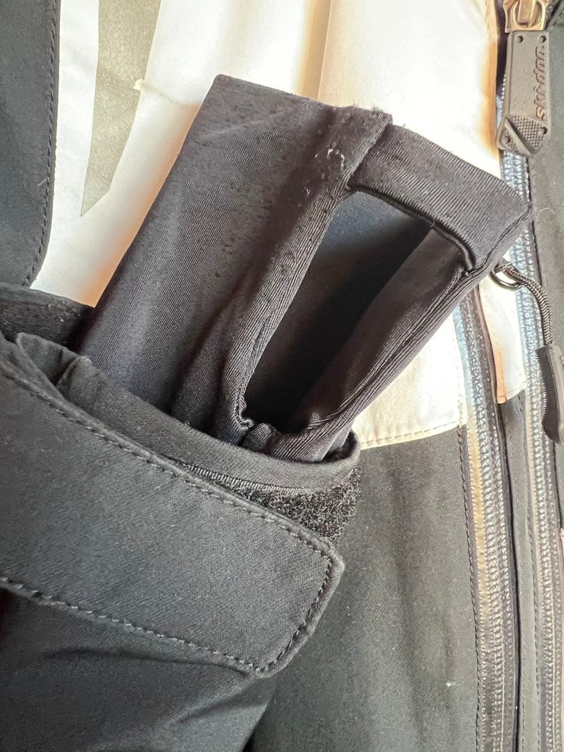 売り切り最終価格 ski-doo スノーモービルウェアセット 黒/白