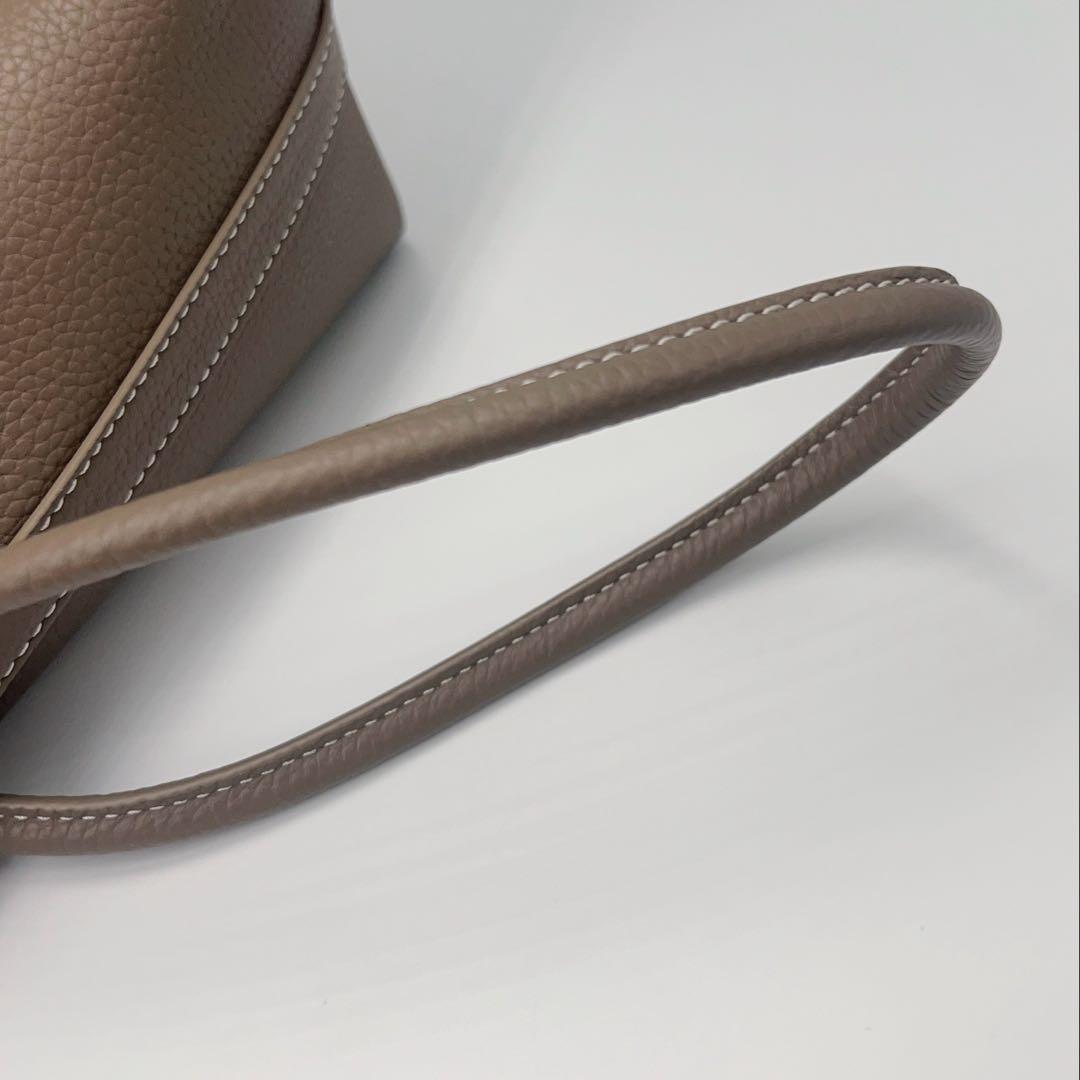 特価❣️美品✨Vasic ボンドミニレザー　 ショルダーバッグ　ブラウン