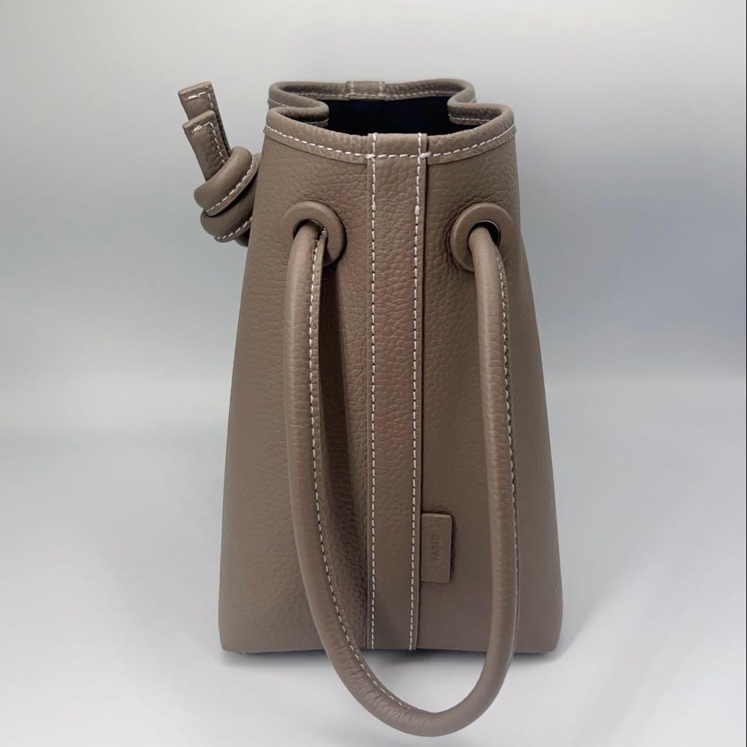 特価❣️美品✨Vasic ボンドミニレザー　 ショルダーバッグ　ブラウン