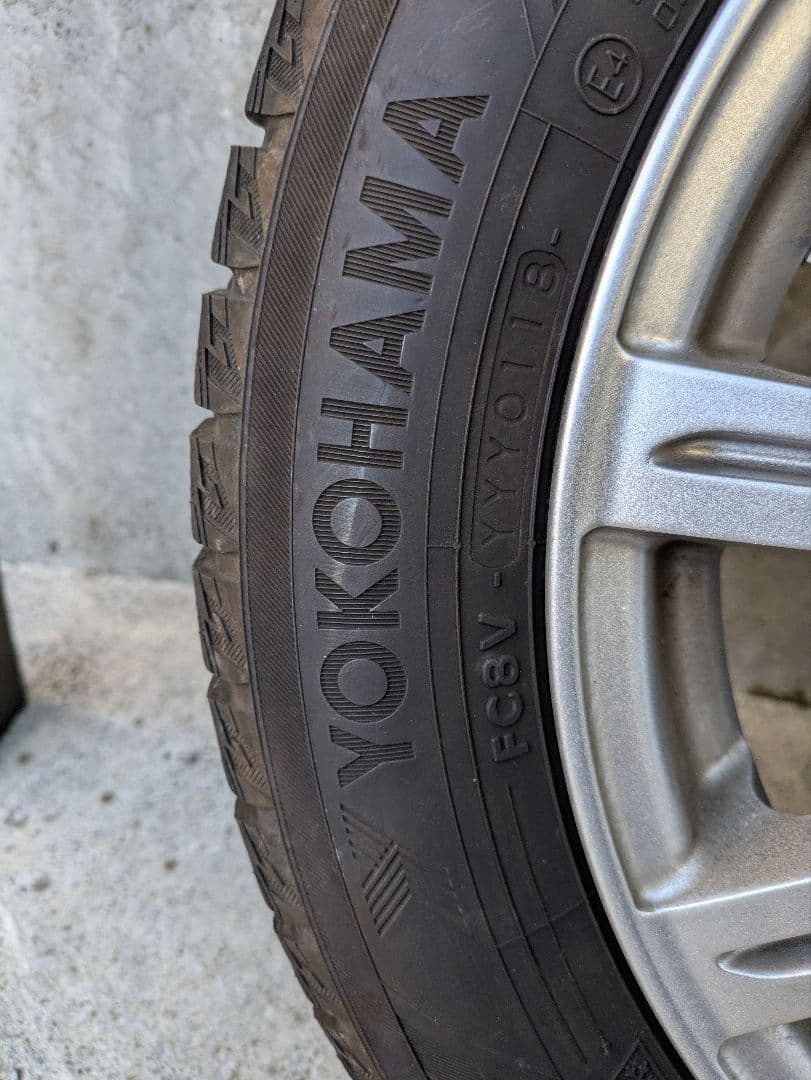 美品　YOKOHAMA スタッドレスタイヤ 155/65R14