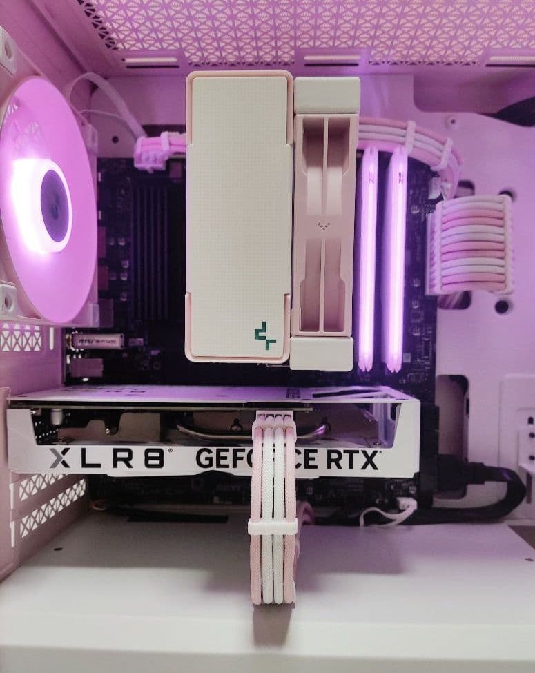 パステルピンクのゲーミングPC 新品パーツRyzen 5700X RTX4060