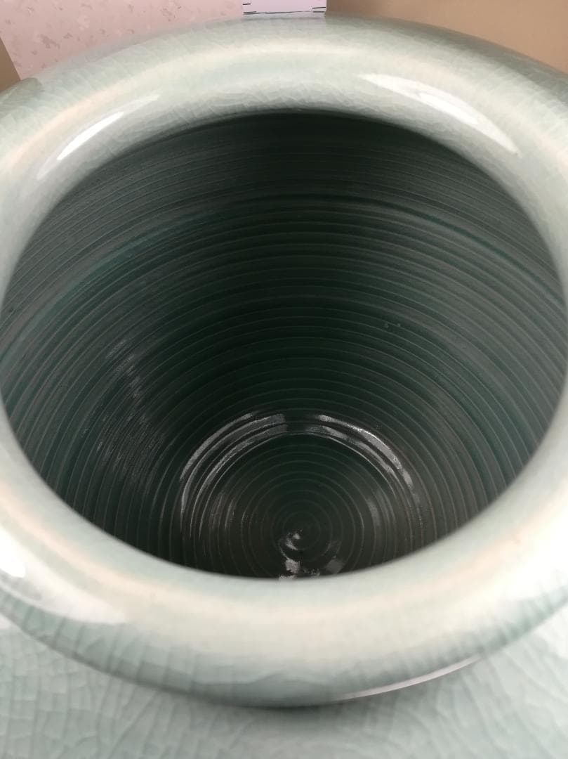 青磁の壺　熊津窯　金一坤作