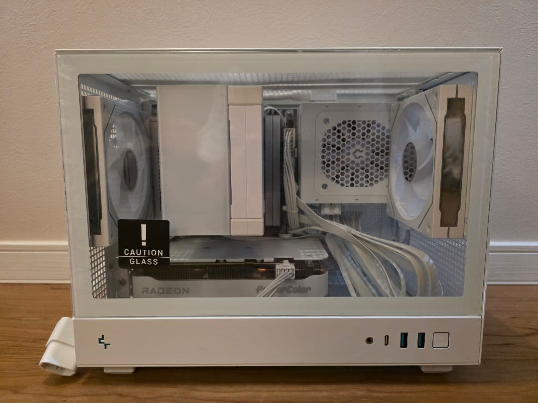 【白色小型ゲーミングPC】RX 9060 XT / ryzen7 7700