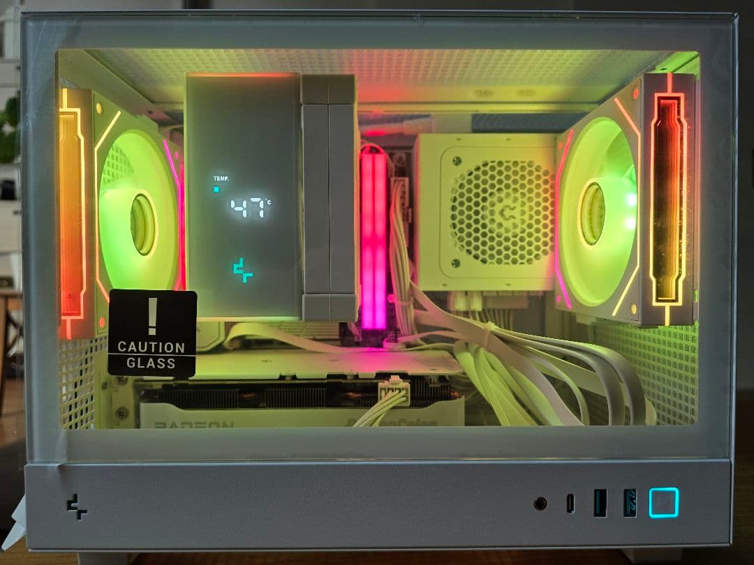 【白色小型ゲーミングPC】RX 9060 XT / ryzen7 7700