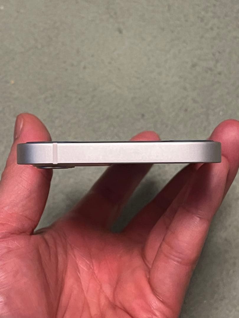 ほぼ美品 iPhone 12 64G SIMロック解除済