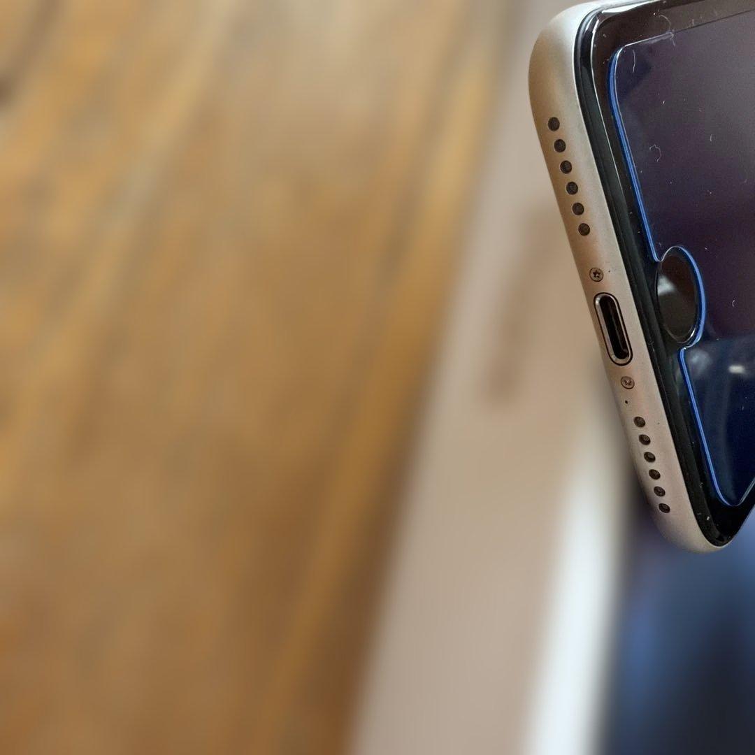 Apple iPhone SE ホワイト第三世代