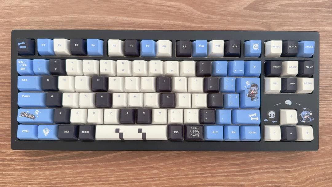 VSPO! GEAR ゲーミングキーボード 夜乃くろむEdition