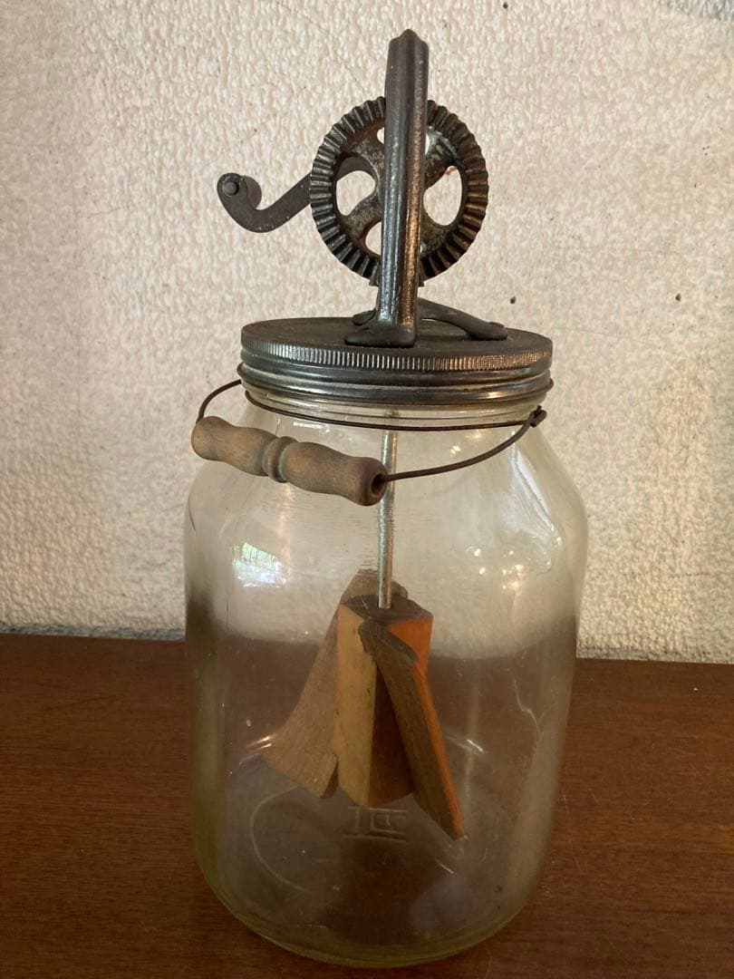 アンティーク　1950年代米国Vintage バター撹拌機です。