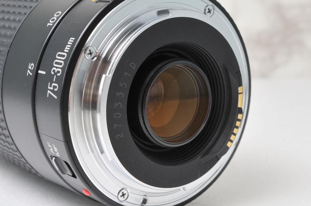 望遠レンズ❣️Canon⭐️EF 75-300mm F4-5.6 Ⅱ USM