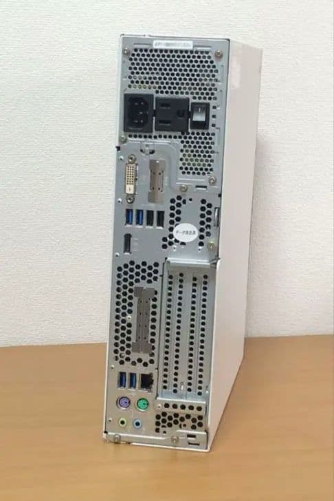 富士通デスクトップパソコン/SSD 256GB/メモリ32GB/i5-7500