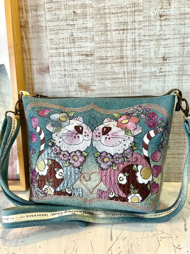 ＊シータ様お纏めリクエスト＊ロラライハリス♡刺繍のショルダーバッグなど