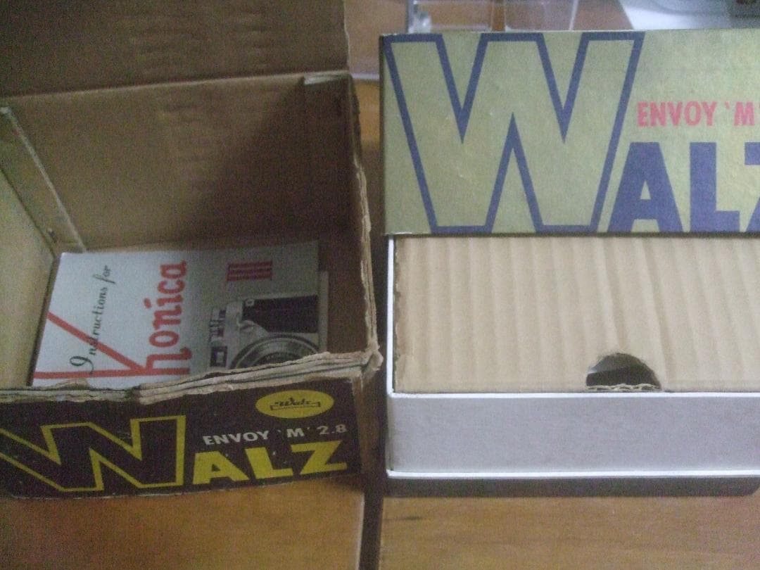 ワルツ・カメラ、元箱と取説付き。昭和35年４月・購入