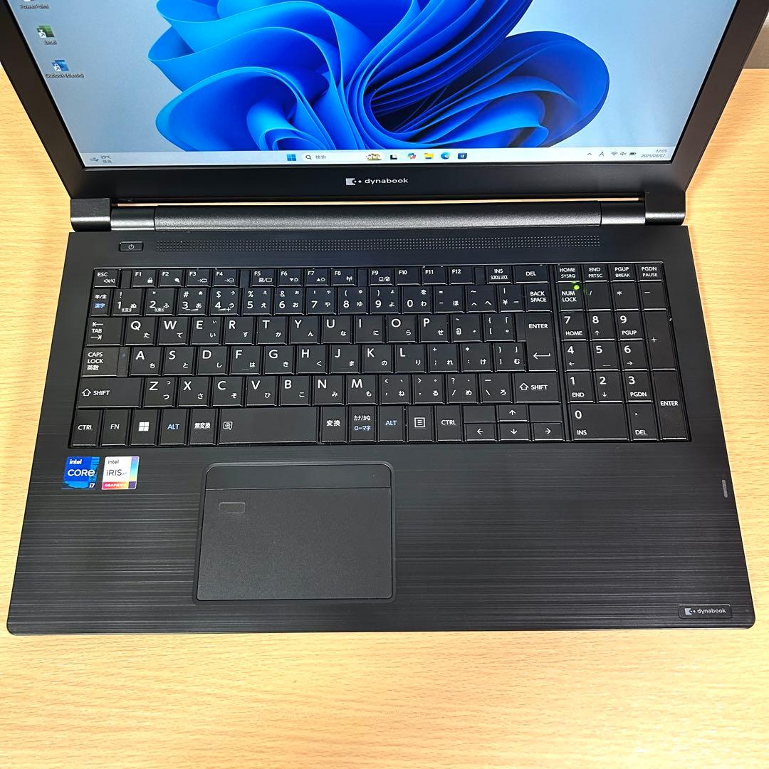 東芝 TOSHIBA dynabook B55/HS i7 512GB 16GB