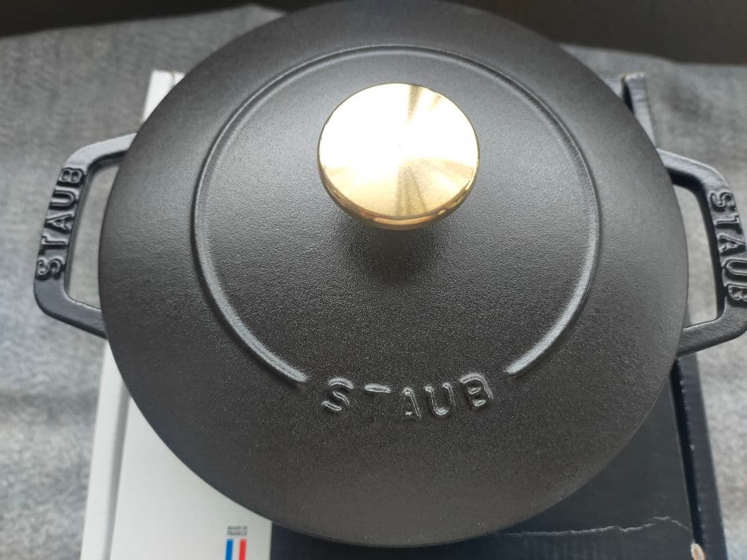 Staub　ワナベ　S　ブラック