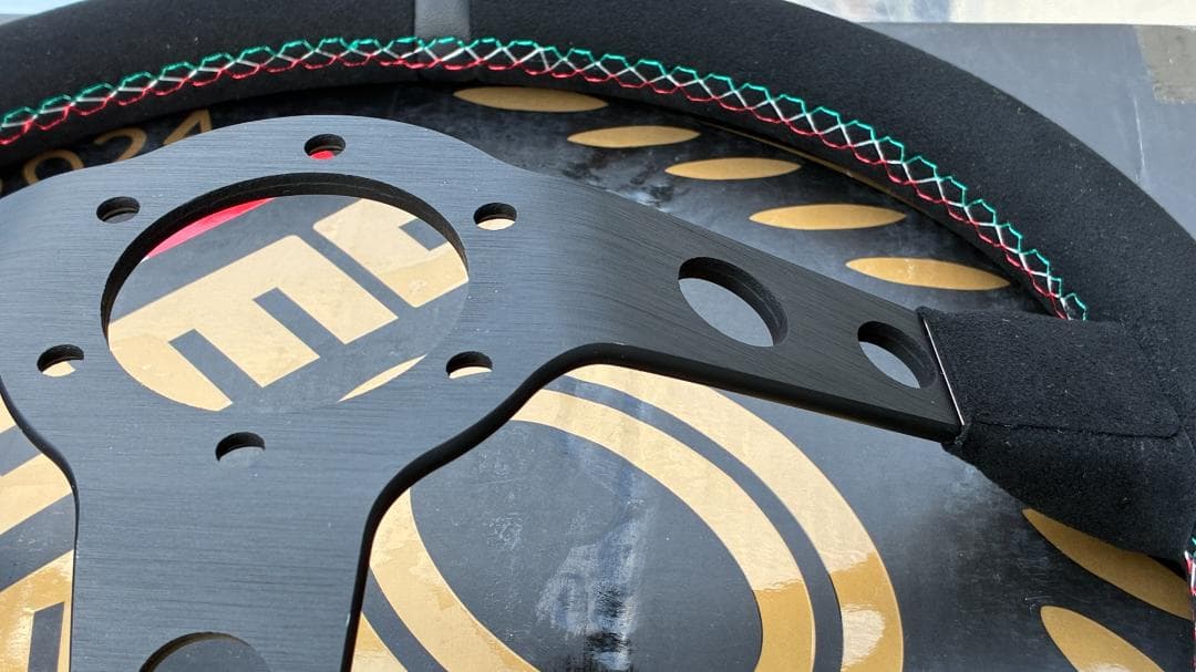 ★最終販売価格★MOMOステアリング35㎝レザーブラックMOMO60周年記念