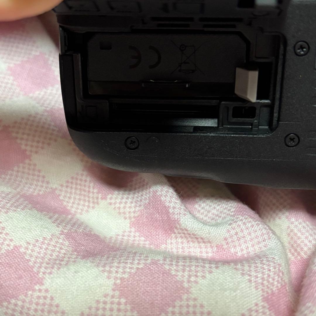 Canon EOS Kiss X90 デジタル一眼レフ