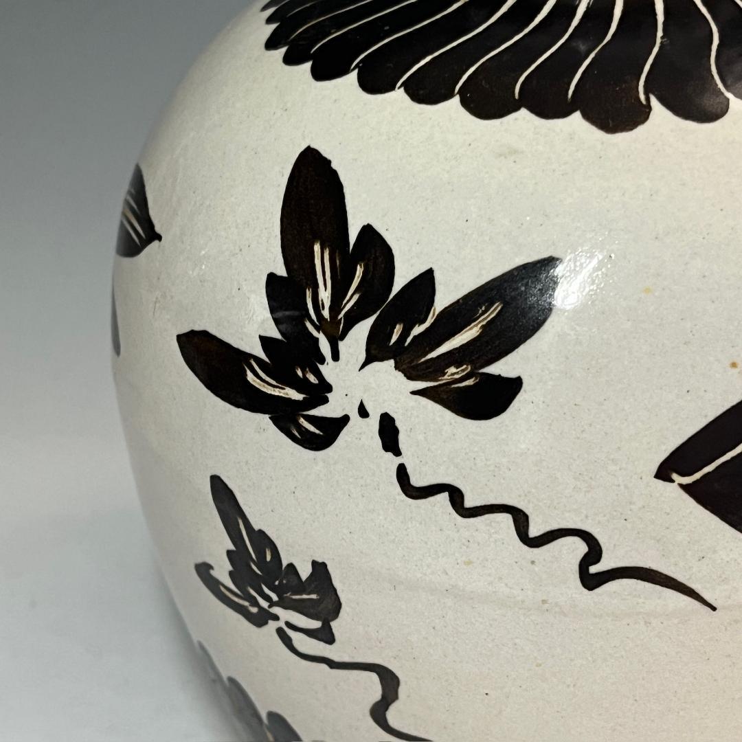 唐物 磁州窯 白地陰刻文魚紋瓶 白化粧無地陶 灰褐色 刻線文 SN83